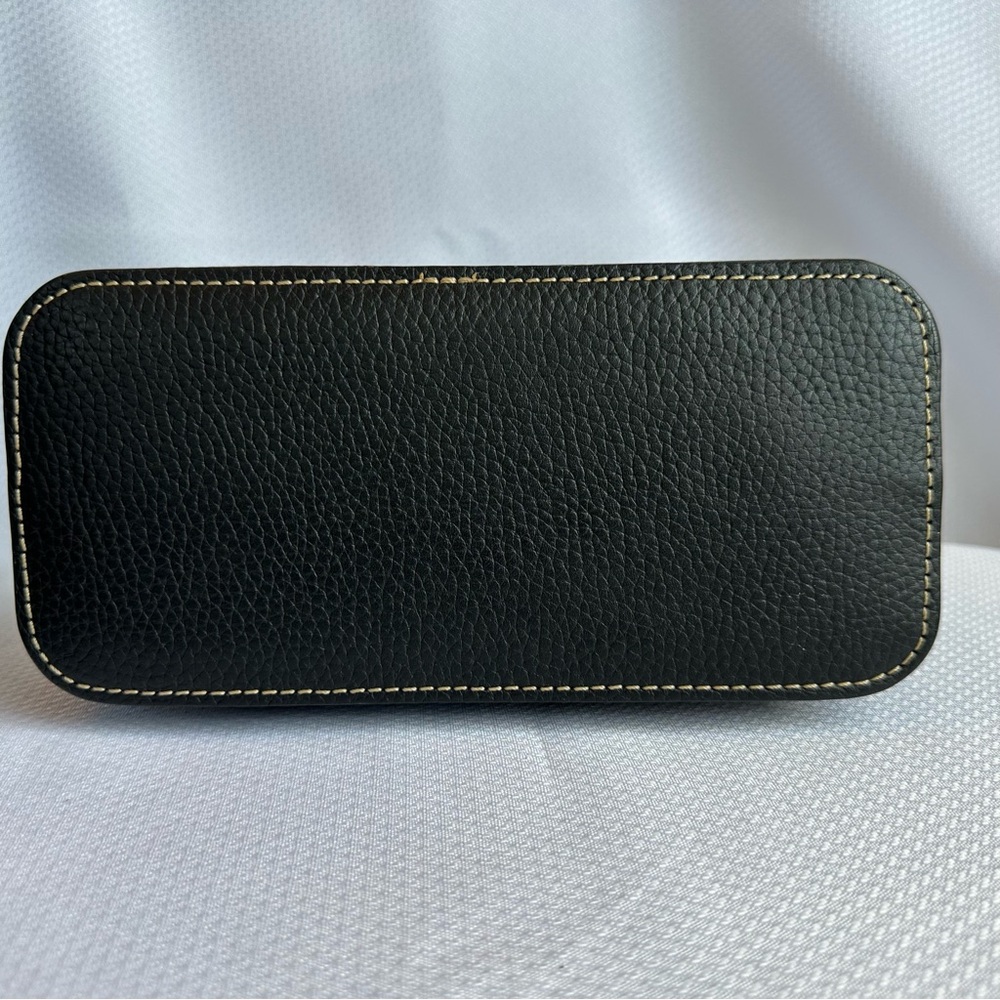 Dooney & Bourke Black Pebbled Leather Crossbody - excellent pre-owned condition - Picture 6 of 8